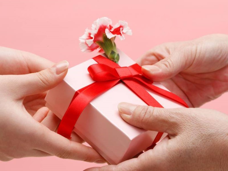 quà tặng bạn gái mới quen