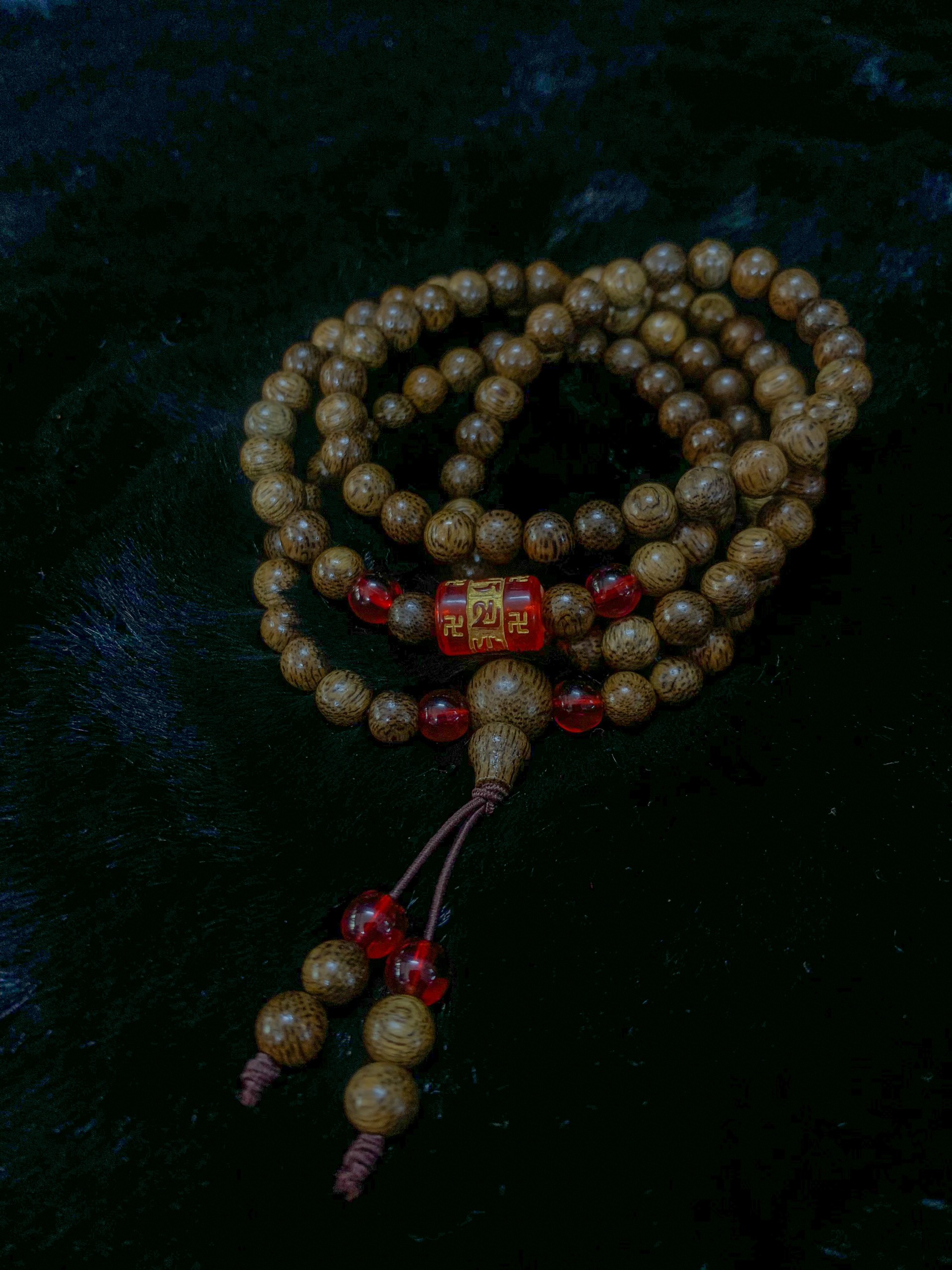 Vòng tay trầm hương